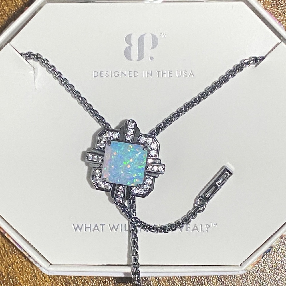 Bomb Party October birthday necklace ‘Lines of inner power’